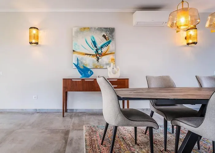 Luxurious 4bedroom Retreat By Lisbeyond * Lagos