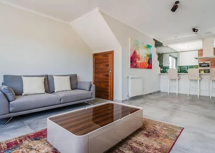 Luxurious 4bedroom Retreat By Lisbeyond Villa