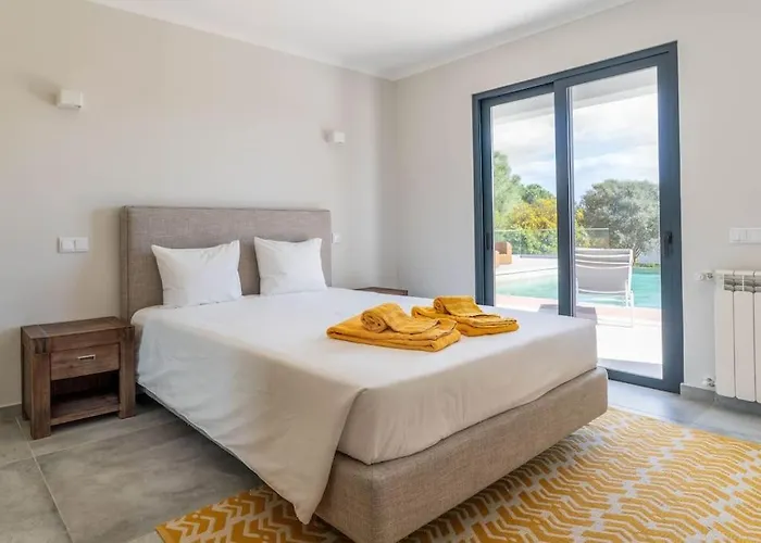 Luxurious 4bedroom Retreat By Lisbeyond Villa