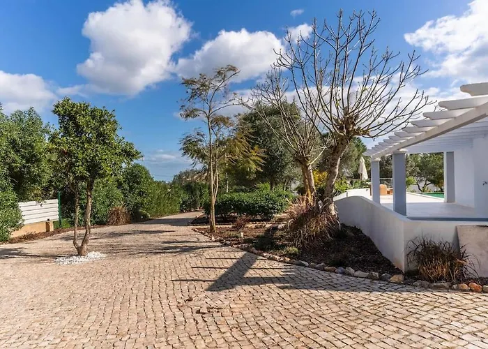 Luxurious 4bedroom Retreat By Lisbeyond