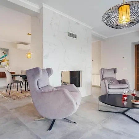 Luxurious 4bedroom Retreat Villa