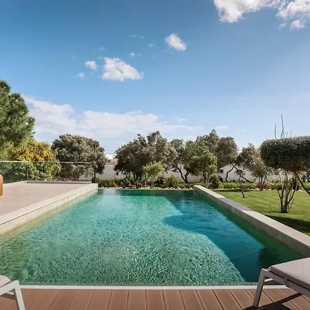 Luxurious 4bedroom Retreat