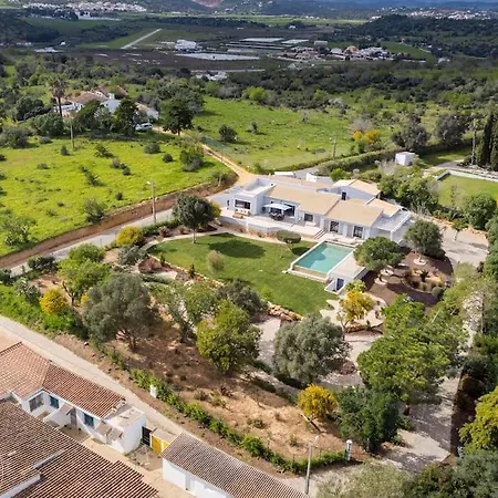 Villa Luxurious 4bedroom Retreat