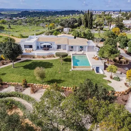 Luxurious 4bedroom Retreat