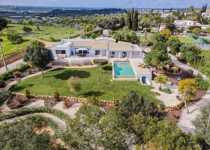 Luxurious 4bedroom Retreat By Lisbeyond